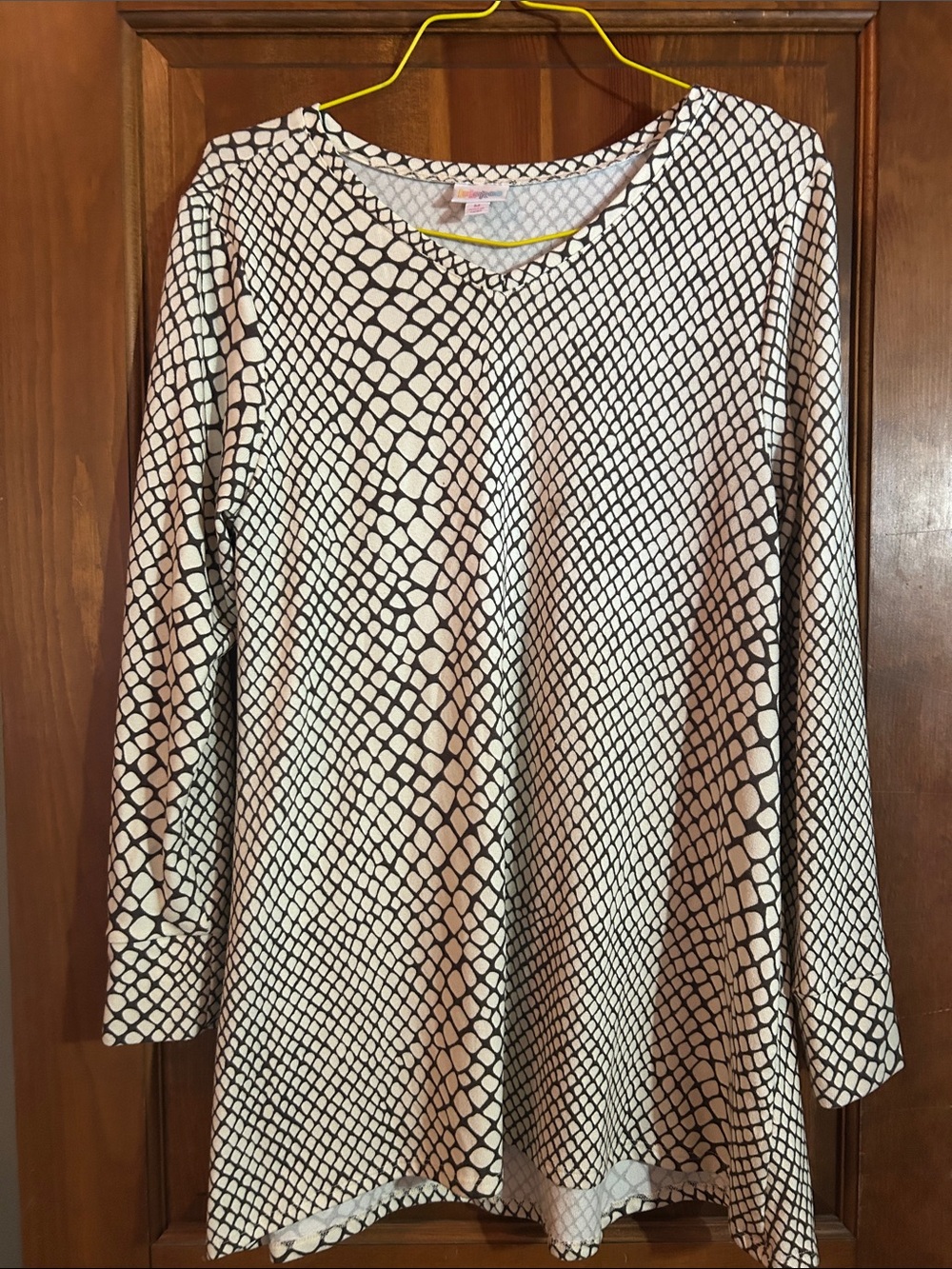 Lula Roe women's tunic top size M grey and cream like new